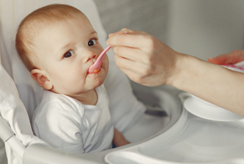 O que muda com a introdução alimentar